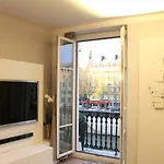 Two Bedroom Luxury Apartment - Balcony With View Of Notre Dame