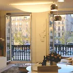 Two Bedroom Luxury Apartment - Balcony With View Of Notre Dame