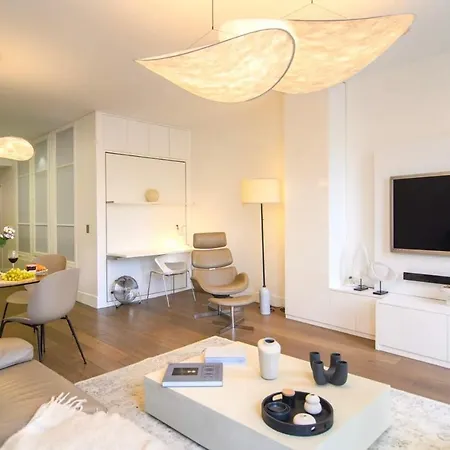 Two Bedroom Luxury - Balcony With View Of Notre Dame Appartamento