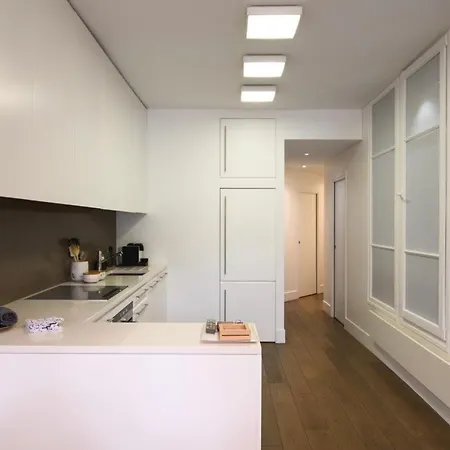 Two Bedroom Luxury - Balcony With View Of Notre Dame Appartamento *