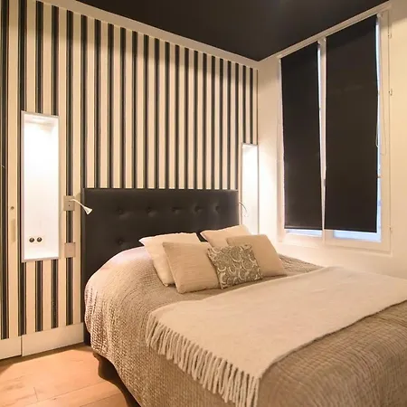 Two Bedroom Luxury - Balcony With View Of Notre Dame Appartamento *