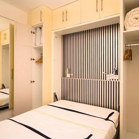 Two Bedroom Luxury - Balcony With View Of Notre Dame Appartamento Parigi
