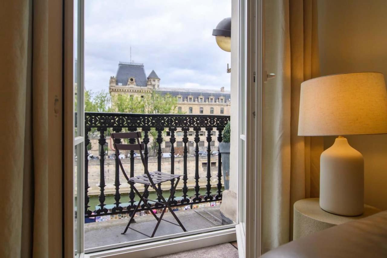 Two Bedroom Luxury - Balcony With View Of Notre Dame * Parigi