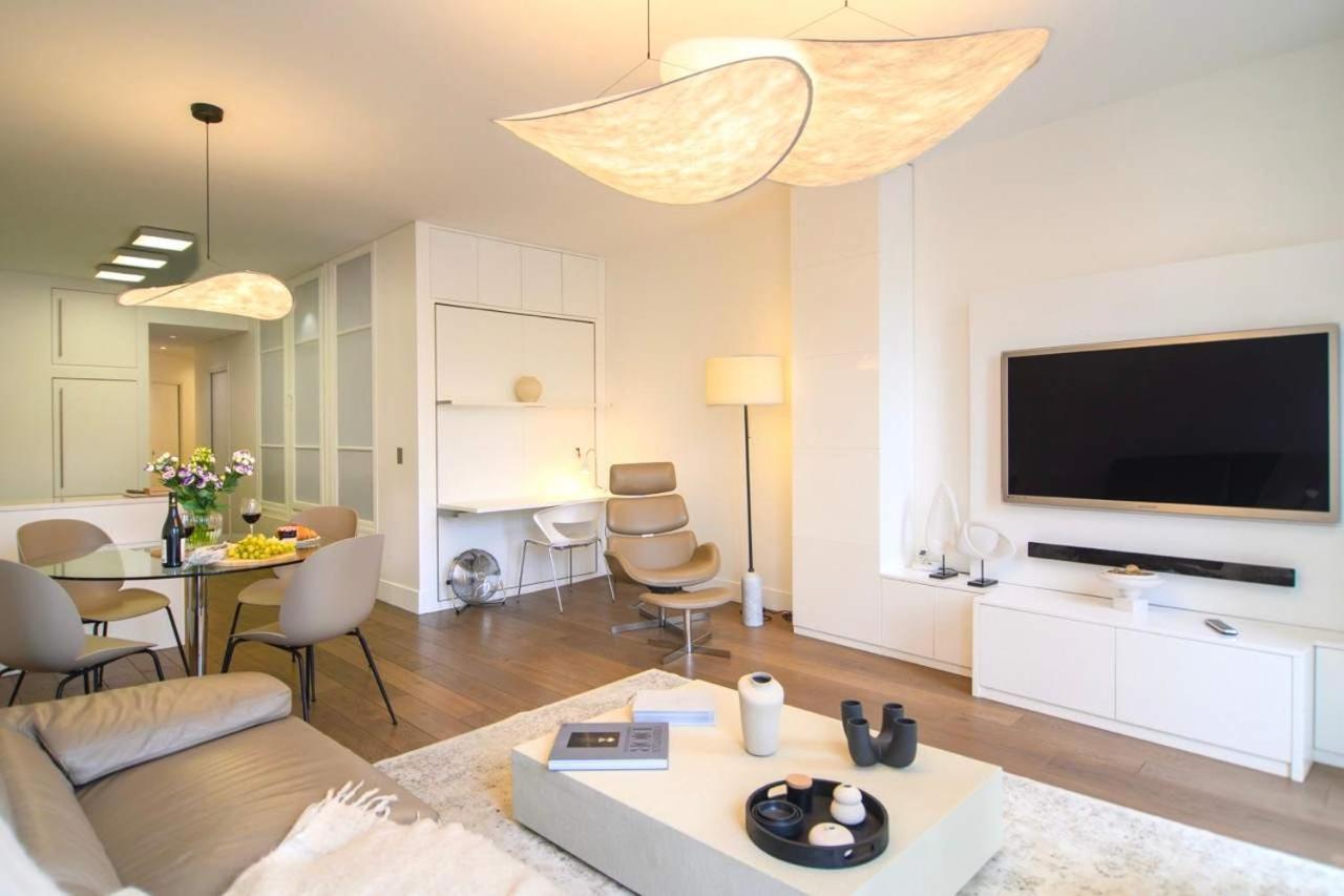 Two Bedroom Luxury - Balcony With View Of Notre Dame Appartamento