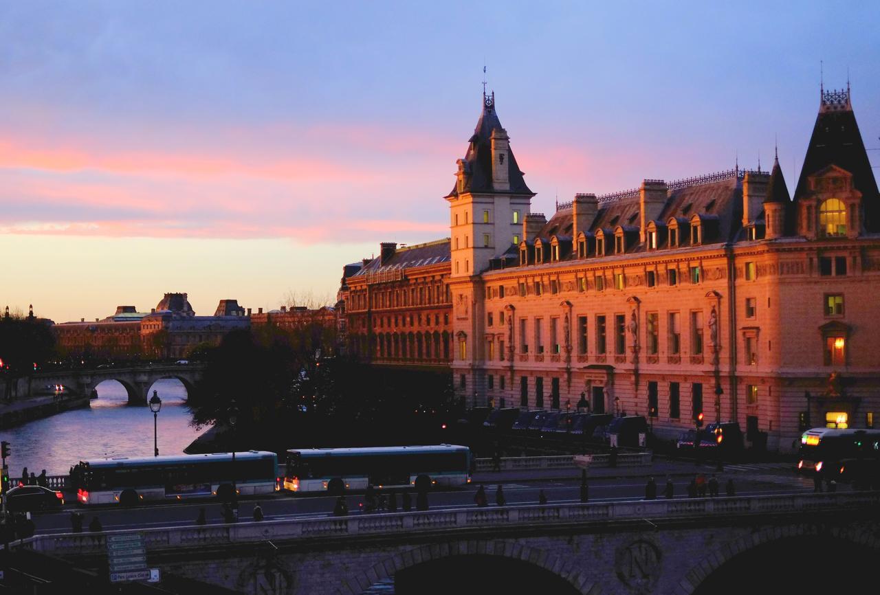 Appartamento Two Bedroom Luxury - Balcony With View Of Notre Dame *
